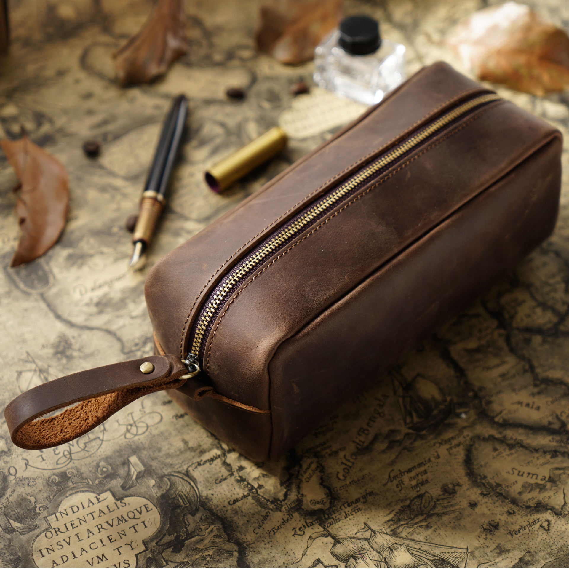 Wholesale Header Cowhide Square Retro Mad Horse Leather Zipper Pens